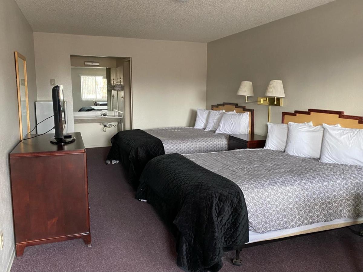 Down Home Lodge & Rv Park Chama Bagian luar foto